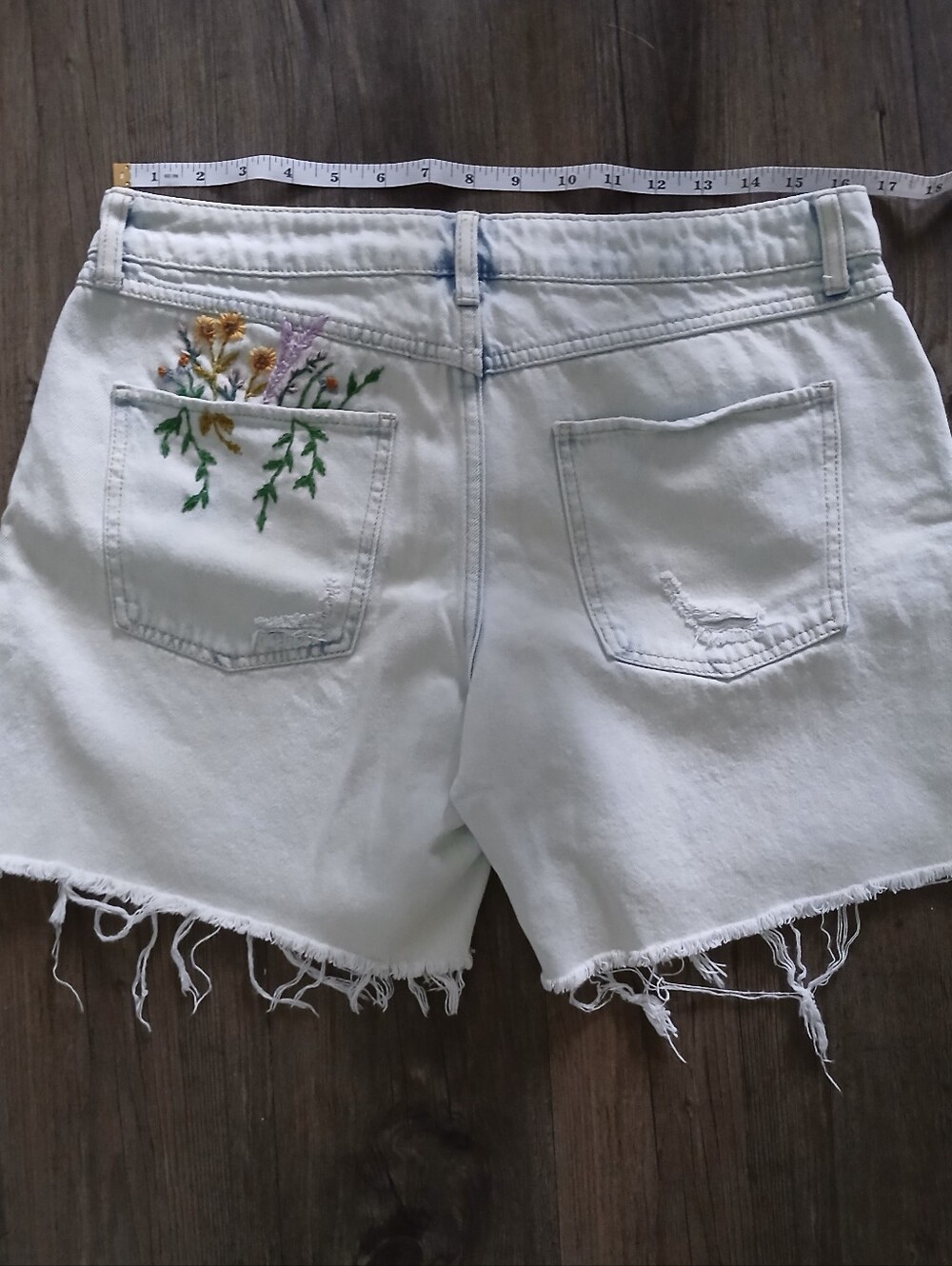Women's acid wash denim cutoff shorts with hand stitched embroidery - Picture 2 of 5